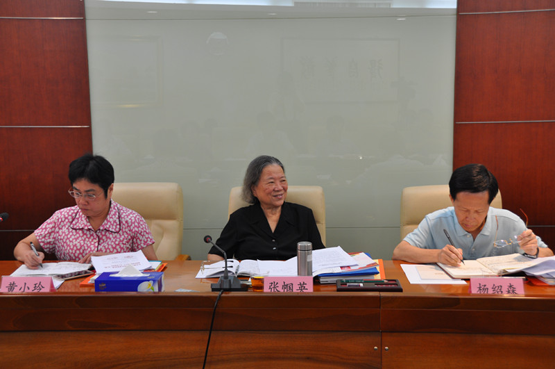 省关工委张帼英主任一行来龙岗调研基层关工委工作 