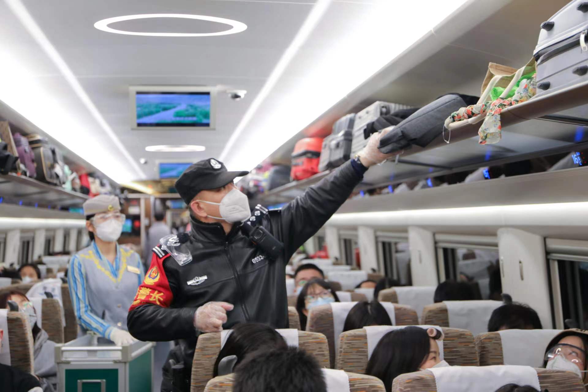 深铁乘警：节后返程旅客遗失、拿错行李等警情占求助类警情近7成 