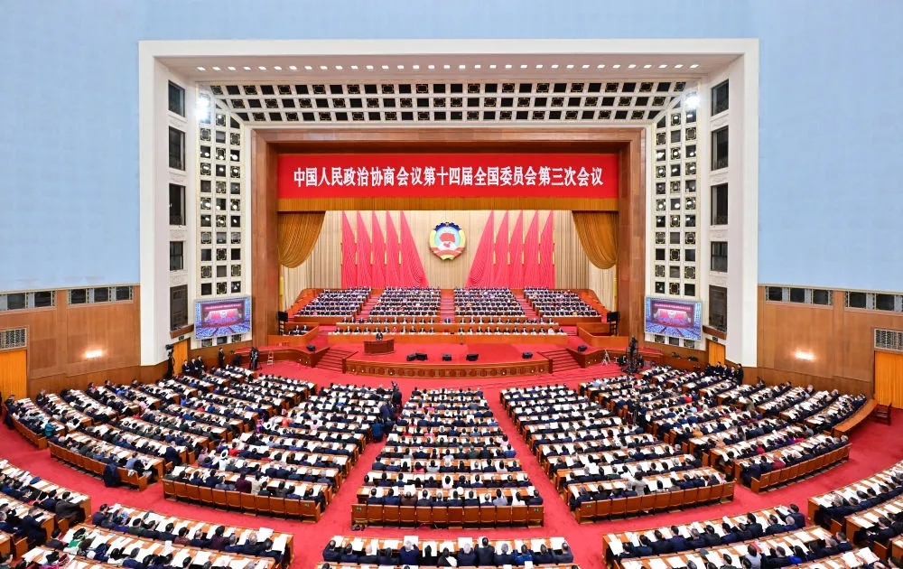 最惨80后：被时代巨轮反复碾压的一代，子女能否享受12年义务教育 