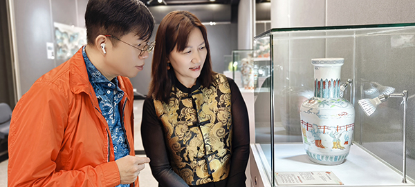 「纪念抗日战争胜利80周年大型书画及文物展」在香港启幕