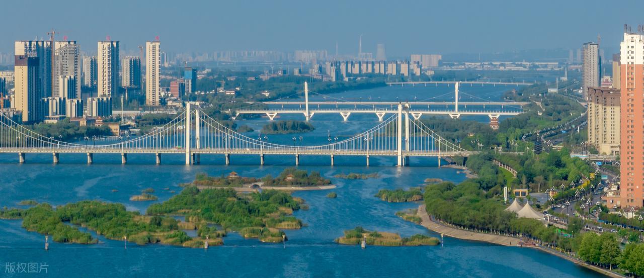 时尚变革 多元共生：2025世界服装大会在东莞虎门启幕